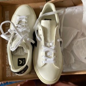 Veja White/Black Campos Sneakers